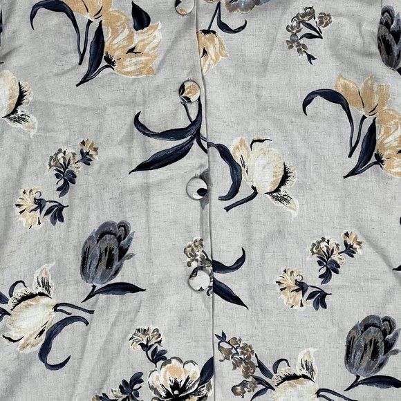 Moda Petite By Paris Star Vintage Flowers V-Neck Button Down Shirt - Picture 6 of 9